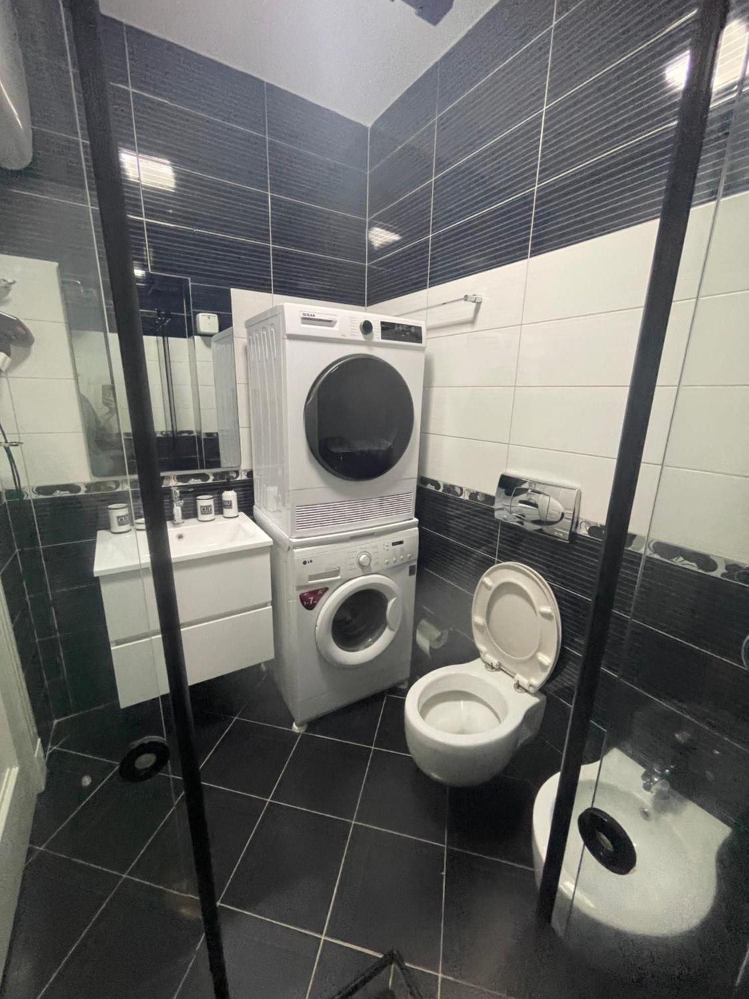 Deoni Apartment Luxury Тирана Экстерьер фото